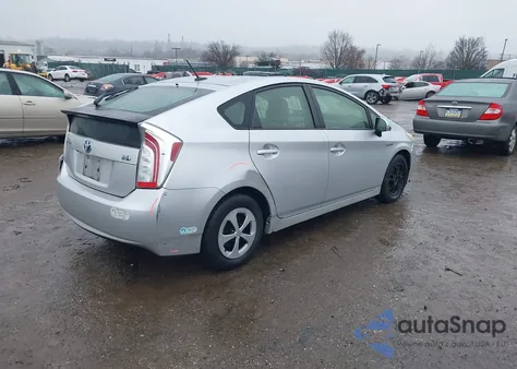 2013 Toyota Prius Three z USA, uszkodzony, nr VIN JTDKN3DU4D1637496